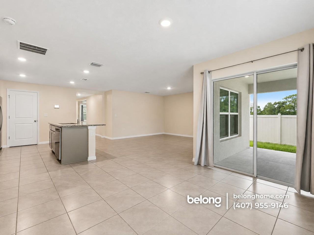 6747 Se 3rd Loop - Photo 2 of 10