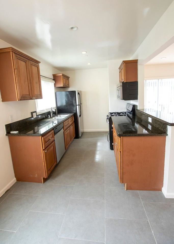 117 - Martel Apartments - Photo 3 of 12