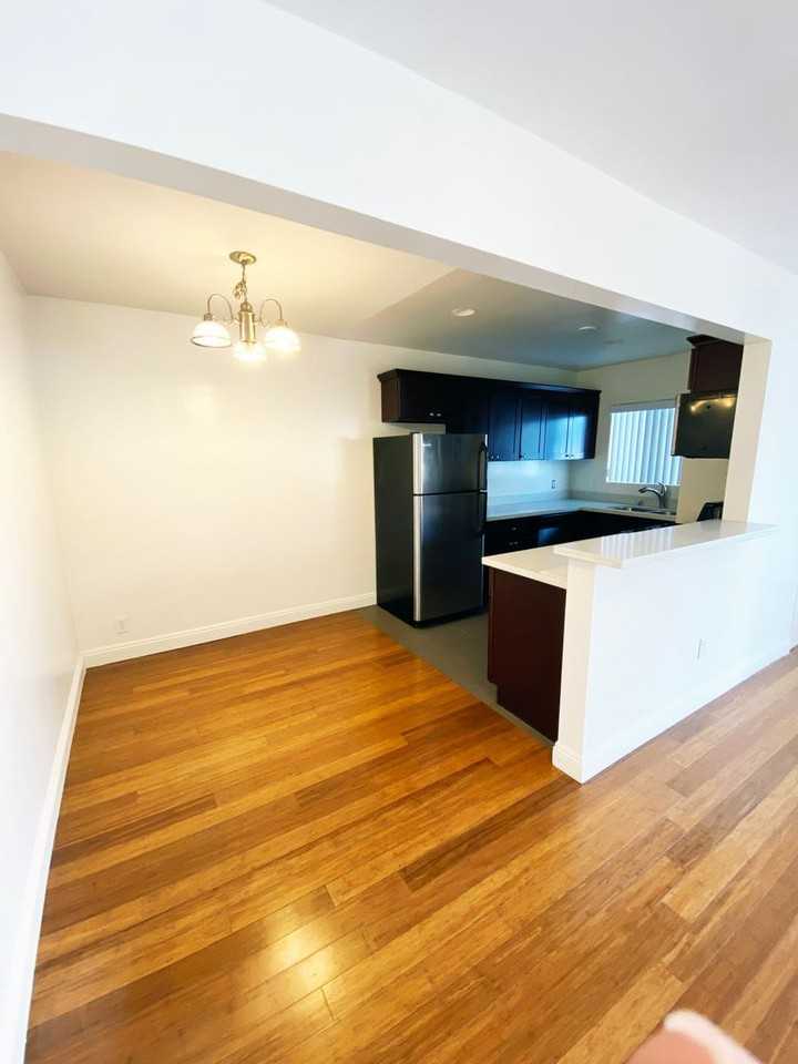 117 - Martel Apartments - Photo 4 of 12