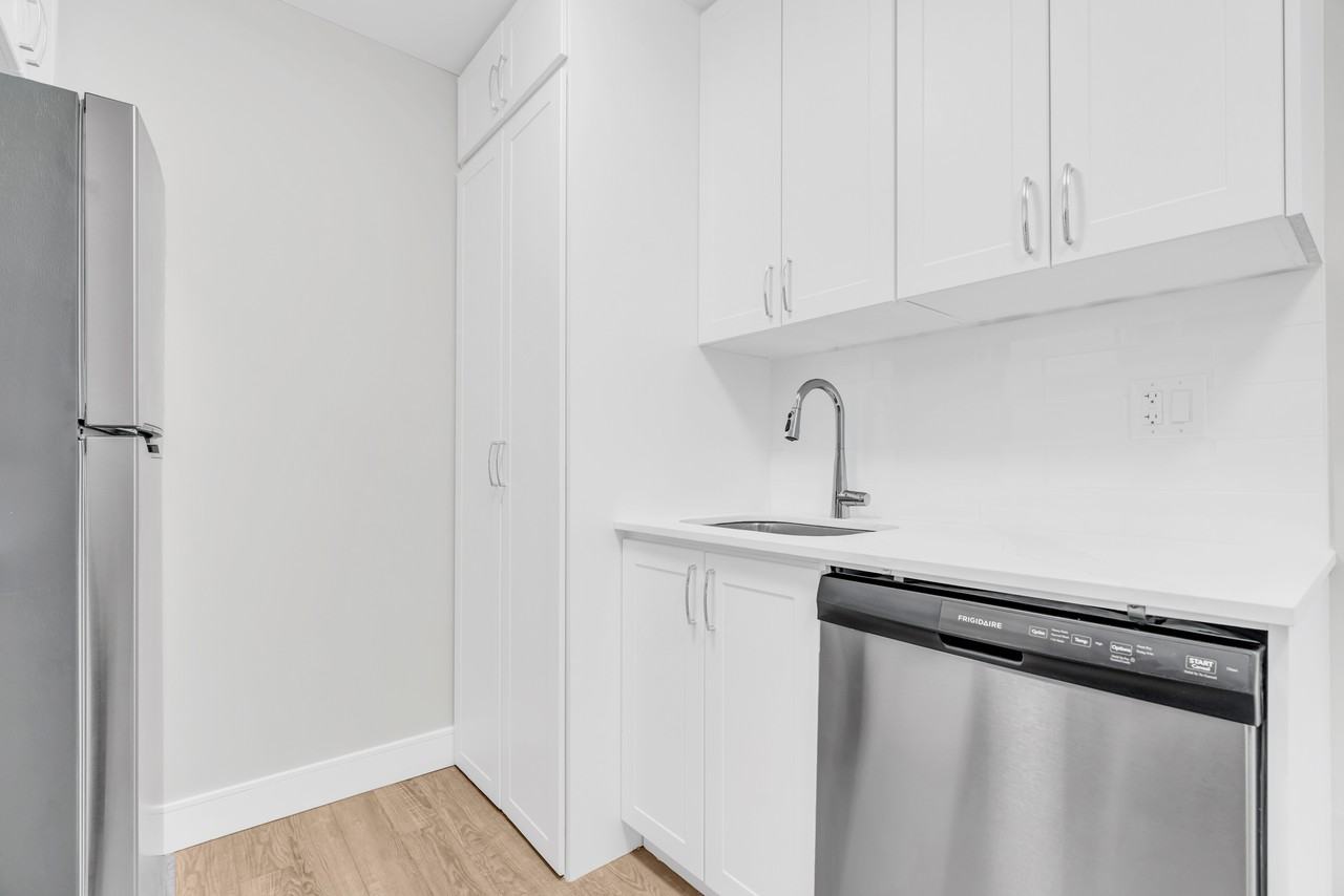 1220 Hamilton St #3 - Photo 2 of 9
