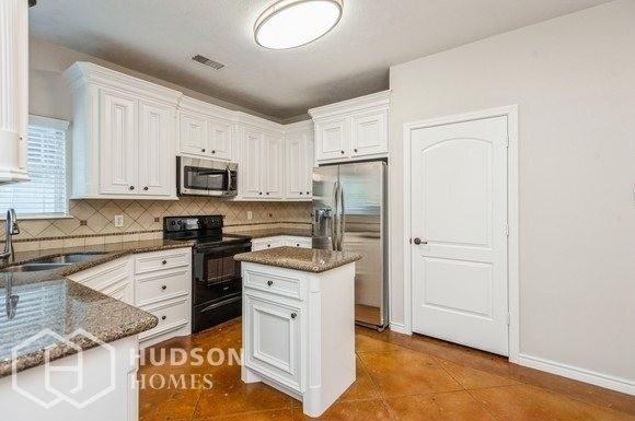 12119 Browning Dr - Photo 4 of 16