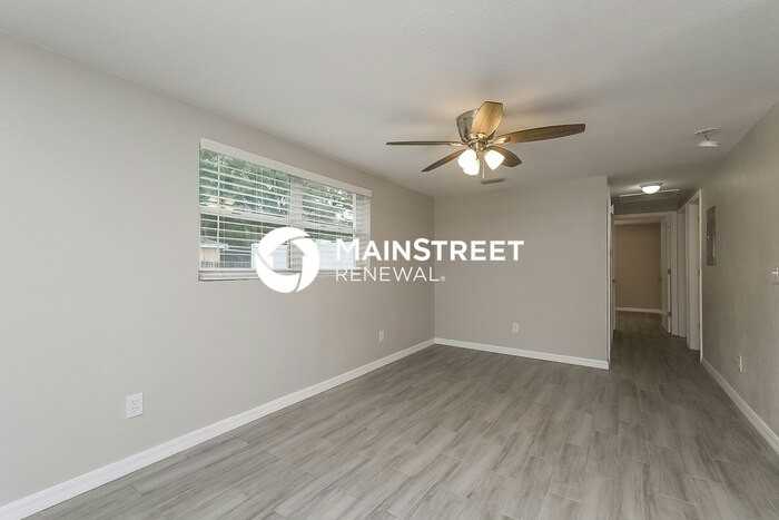 3201 E Diana St - Photo 3 of 16