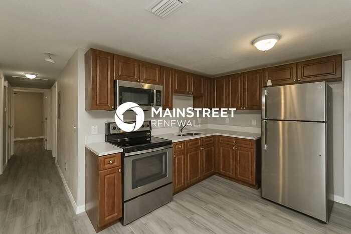 3201 E Diana St - Photo 6 of 16