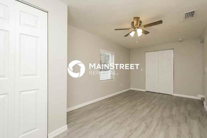 3201 E Diana St - Photo 7 of 16
