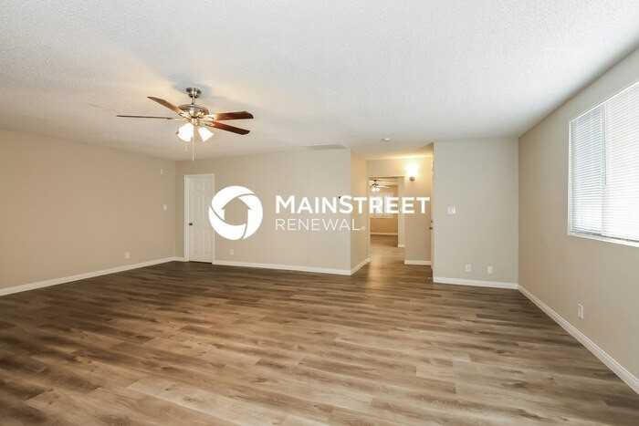 4334 Cloverdale Ave - Photo 3 of 15