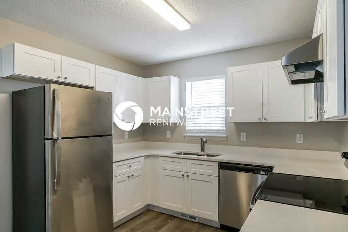 1506 E Lenoir St - Photo 7 of 16