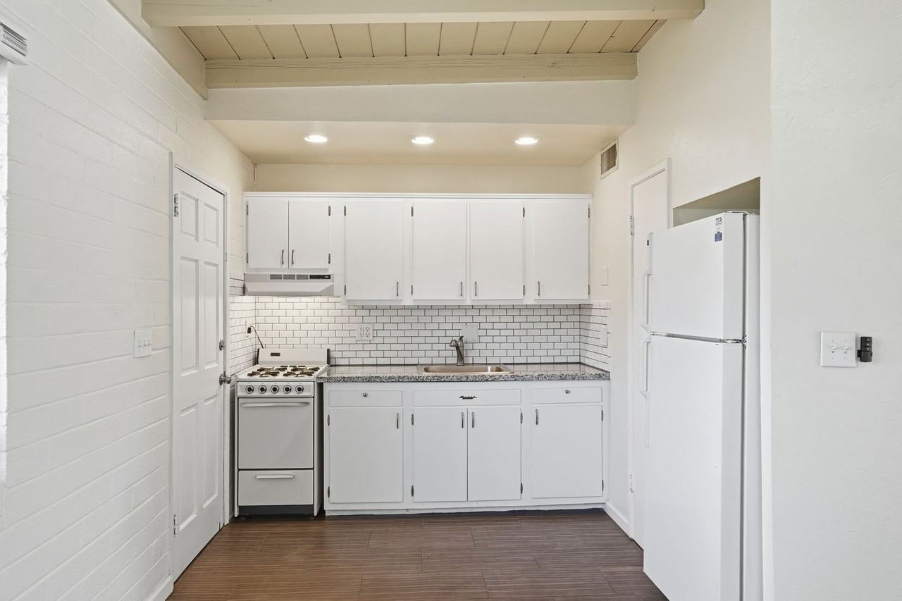 610 E Drachman St ##612 - Photo 7 of 15