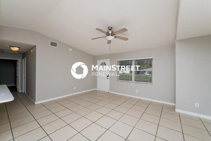 828 Trina Ln - Photo 2 of 16