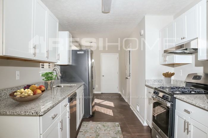 1671 Almand Creek Dr Sw - Photo 3 of 15