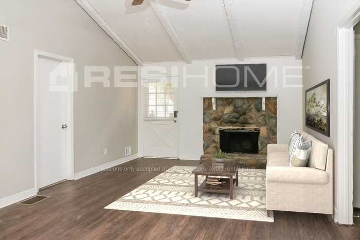 1671 Almand Creek Dr Sw - Photo 5 of 15