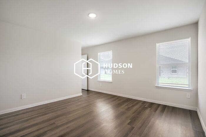 419 Shorty St - Photo 3 of 14