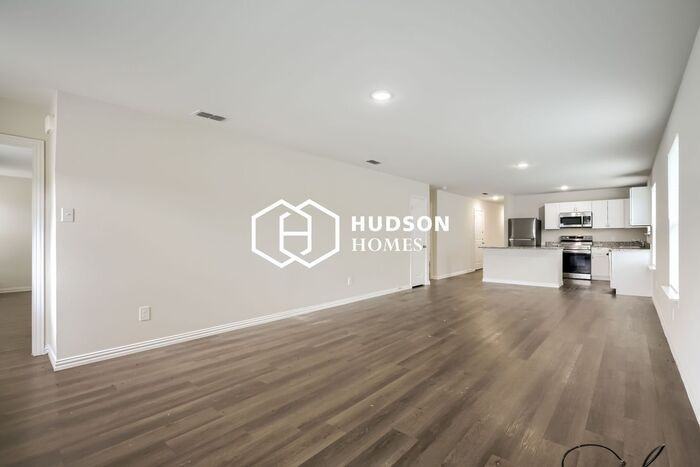 419 Shorty St - Photo 5 of 14