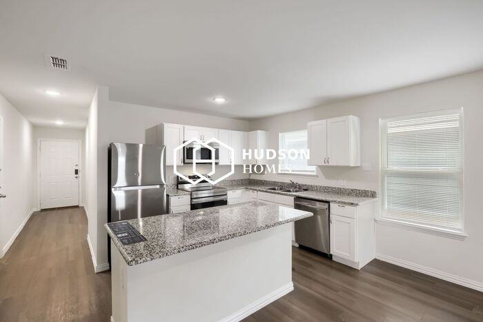 419 Shorty St - Photo 6 of 14