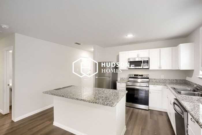 419 Shorty St - Photo 7 of 14