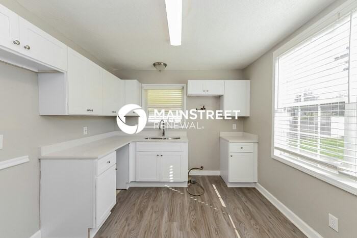 10725 Thrasher Rd - Photo 5 of 17