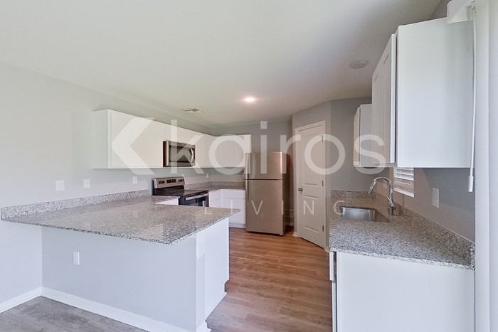 1010 Kaye St E - Photo 7 of 21