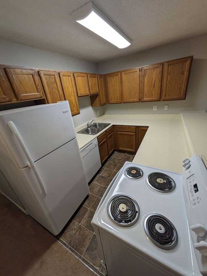 331 9th Avenue Dr Ne #06 - Photo 4 of 7