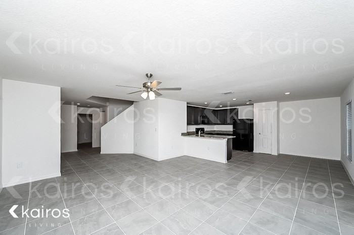 8456 Indian Laurel Ln - Photo 4 of 18