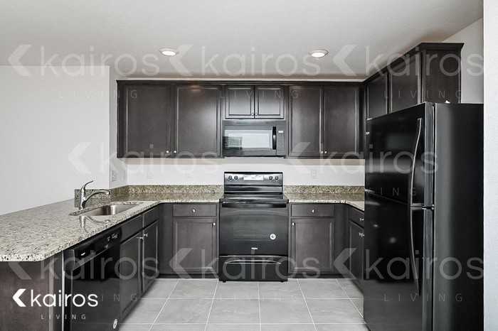 8456 Indian Laurel Ln - Photo 6 of 18