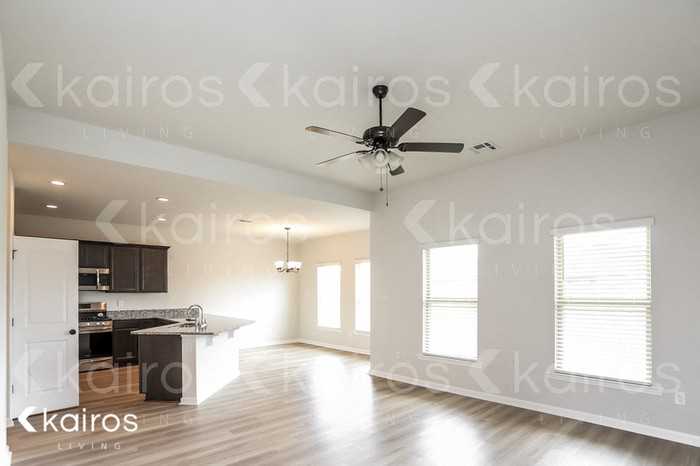 23248 Cinder Dr - Photo 2 of 17
