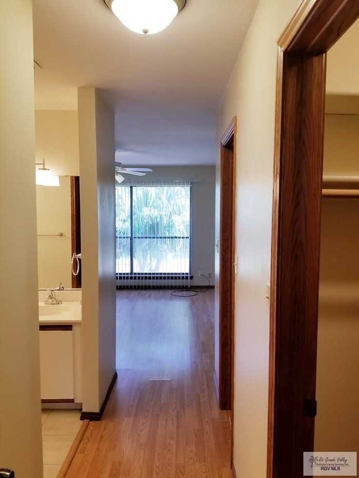 5401 Palm Valley Dr N - Photo 6 of 21