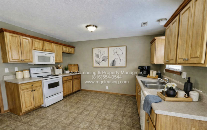 211 Birdie Dr - Photo 3 of 16