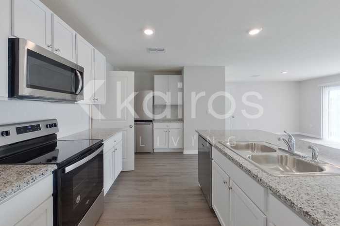 8621 Sw 43rd Ter - Photo 7 of 28