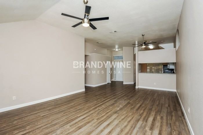 737 Lionel Way #737 - Photo 7 of 26