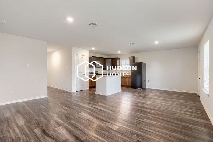 3208 Baylor St - Photo 4 of 14