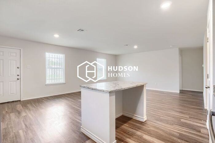 3208 Baylor St - Photo 6 of 14