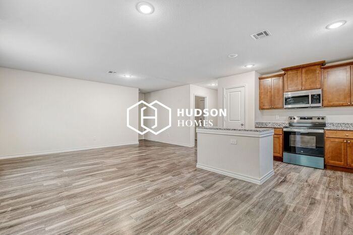 1518 23rd St - Photo 6 of 14