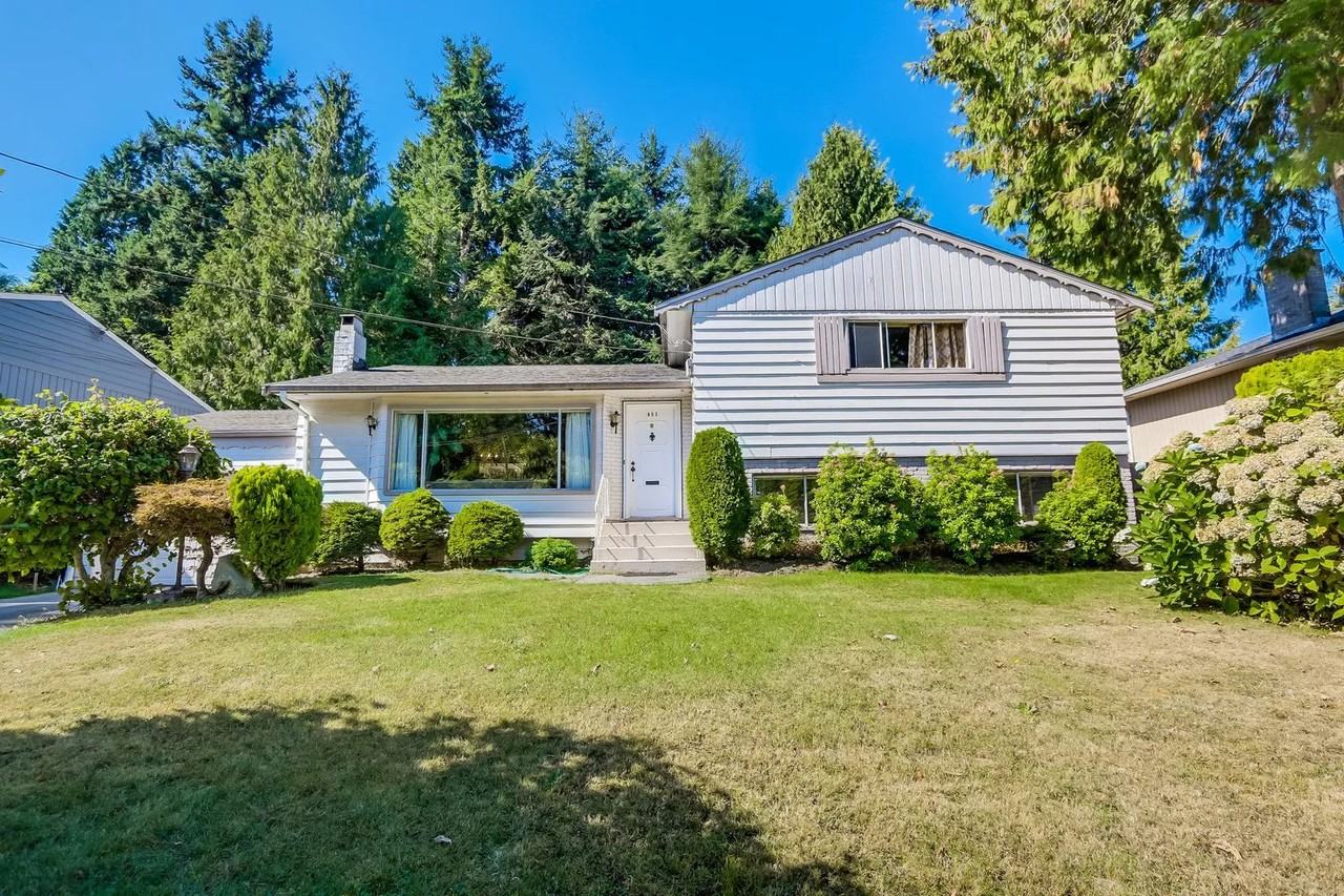 903 Bayview Drive - Photo 2 of 4