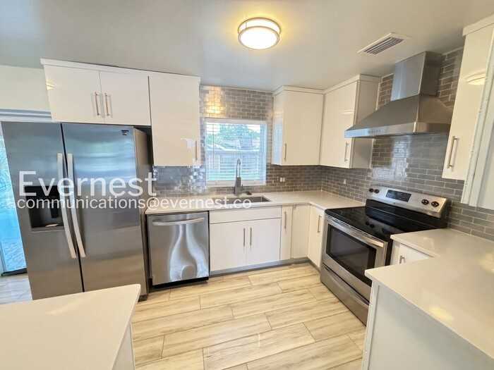 2807 N Highland Ave - Photo 3 of 25