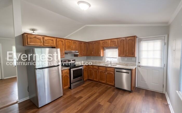 1925 2nd Ave - Photo 2 of 19