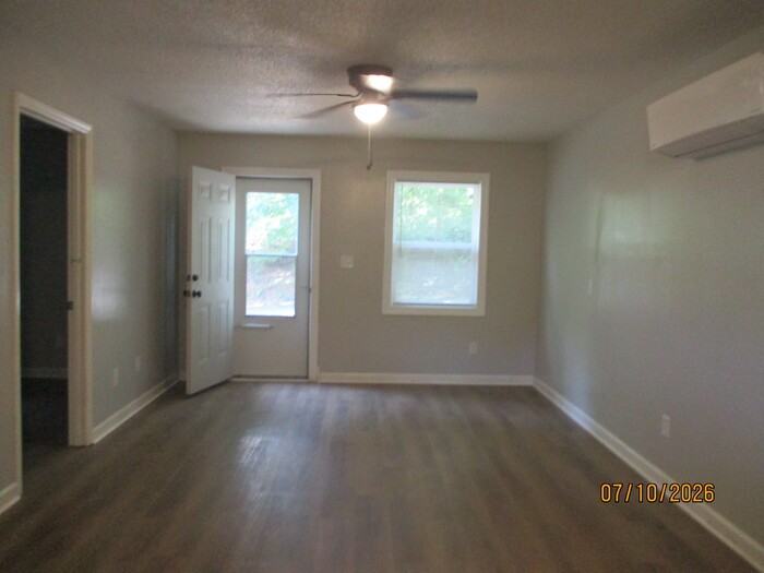 321 Oak St #321 - Photo 2 of 8