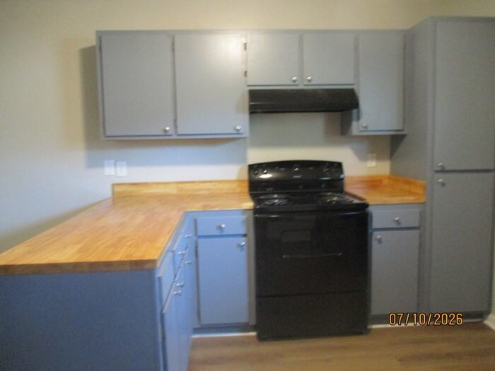 321 Oak St #321 - Photo 4 of 8