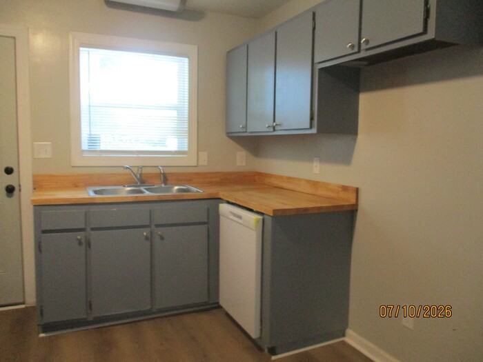 321 Oak St #321 - Photo 5 of 8