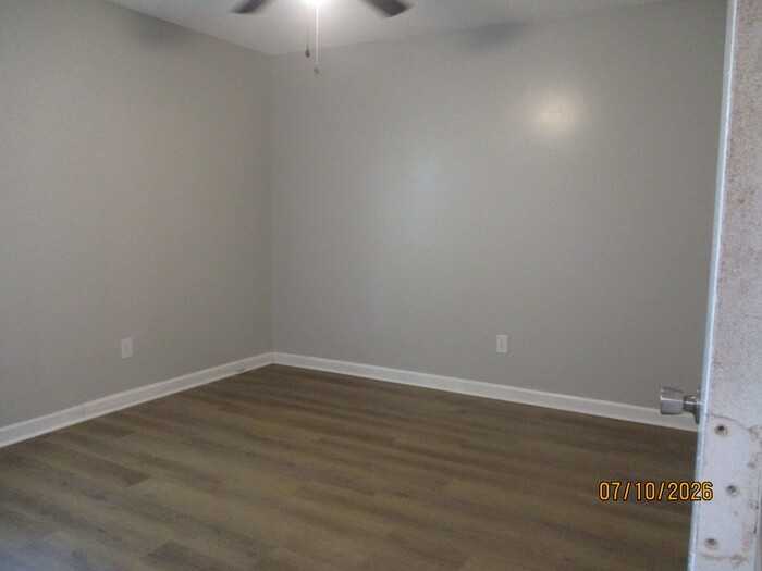 321 Oak St #321 - Photo 6 of 8