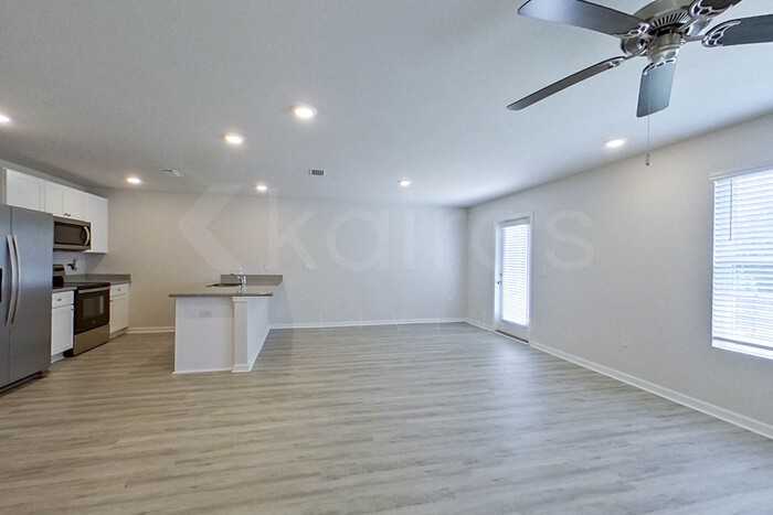 4746 Malay Cir - Photo 4 of 21