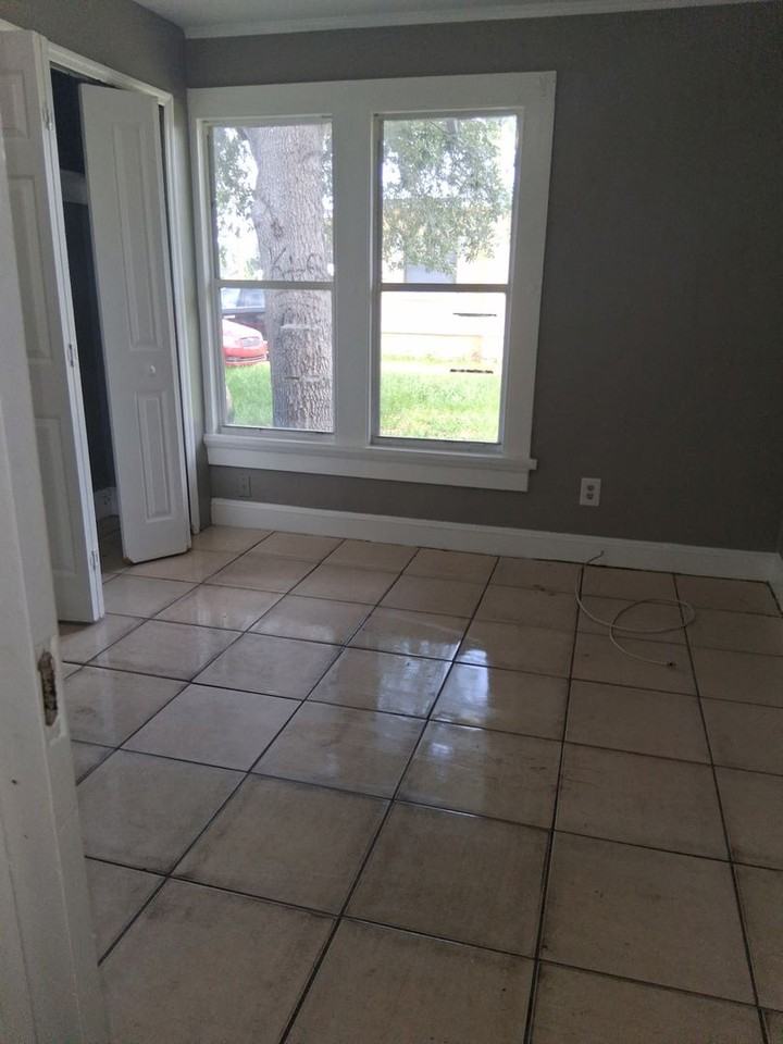 711 N Virginia Ave - Photo 4 of 7