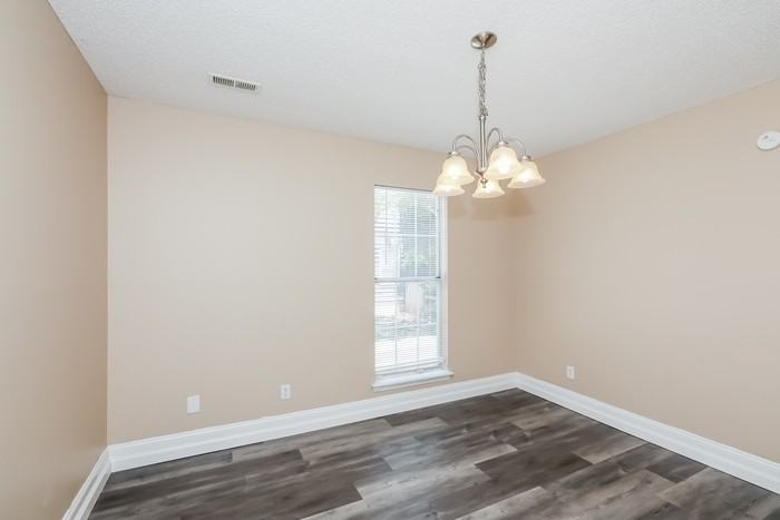 13715 Dealtry Ln - Photo 3 of 9