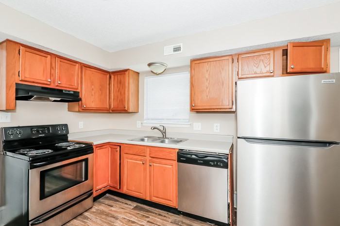 13715 Dealtry Ln - Photo 5 of 9
