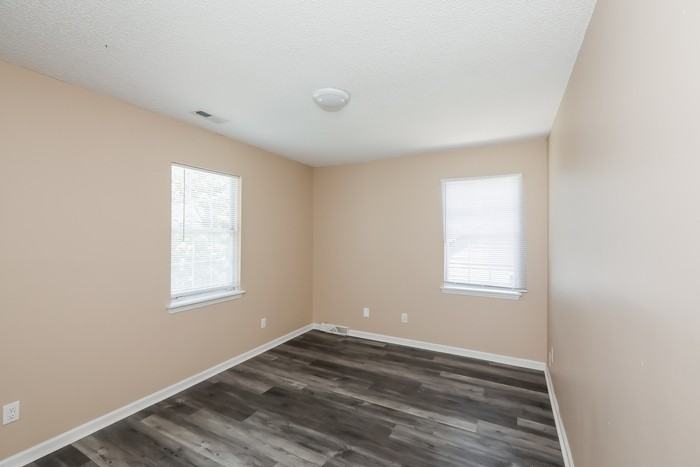 13715 Dealtry Ln - Photo 6 of 9