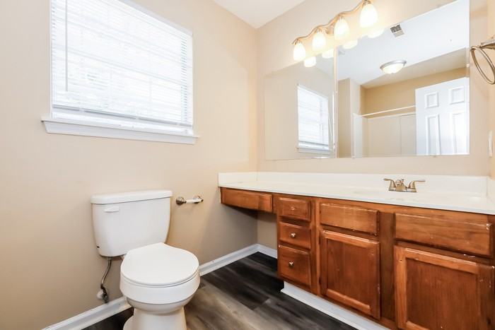 13715 Dealtry Ln - Photo 7 of 9