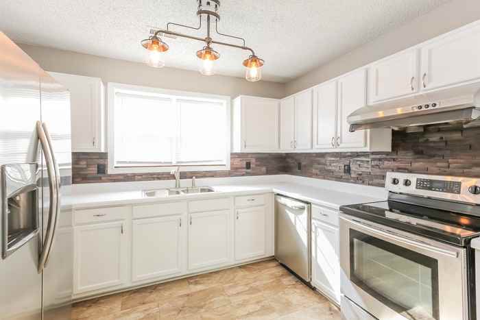 206 Glenlea Ln - Photo 4 of 10