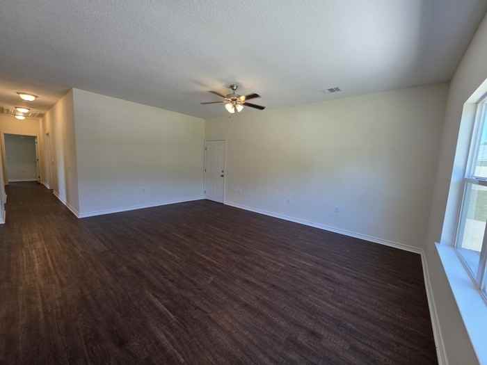 210 Gavin Dr - Photo 3 of 17