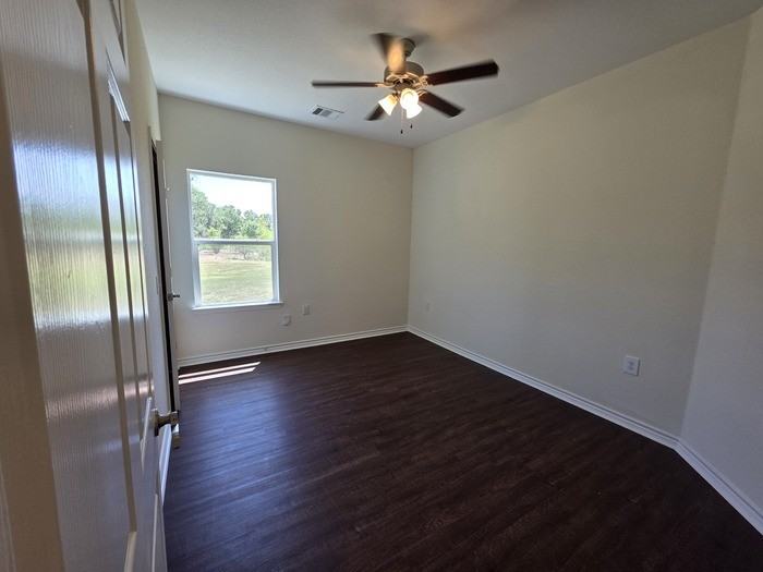 210 Gavin Dr - Photo 5 of 17