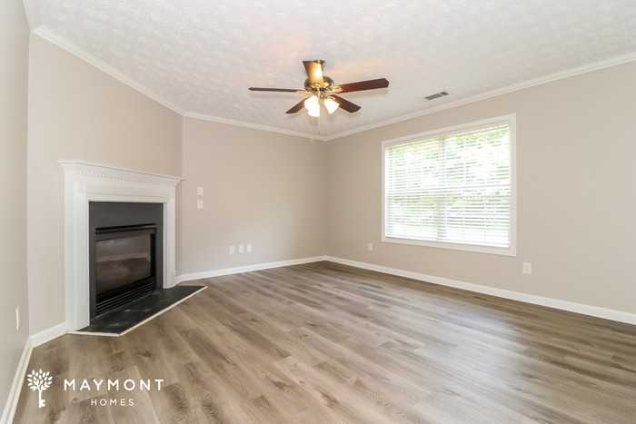 700 Castlebrooke Dr - Photo 5 of 12