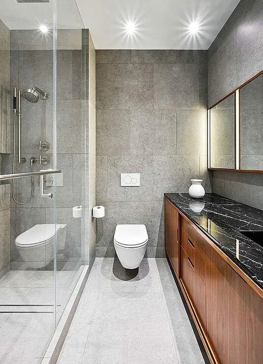 525 W 22nd St - Photo 2 of 12