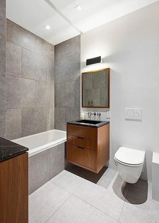 525 W 22nd St - Photo 7 of 12
